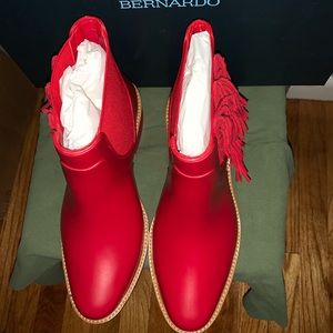 Bernardo Penney Rain Boot of n Red